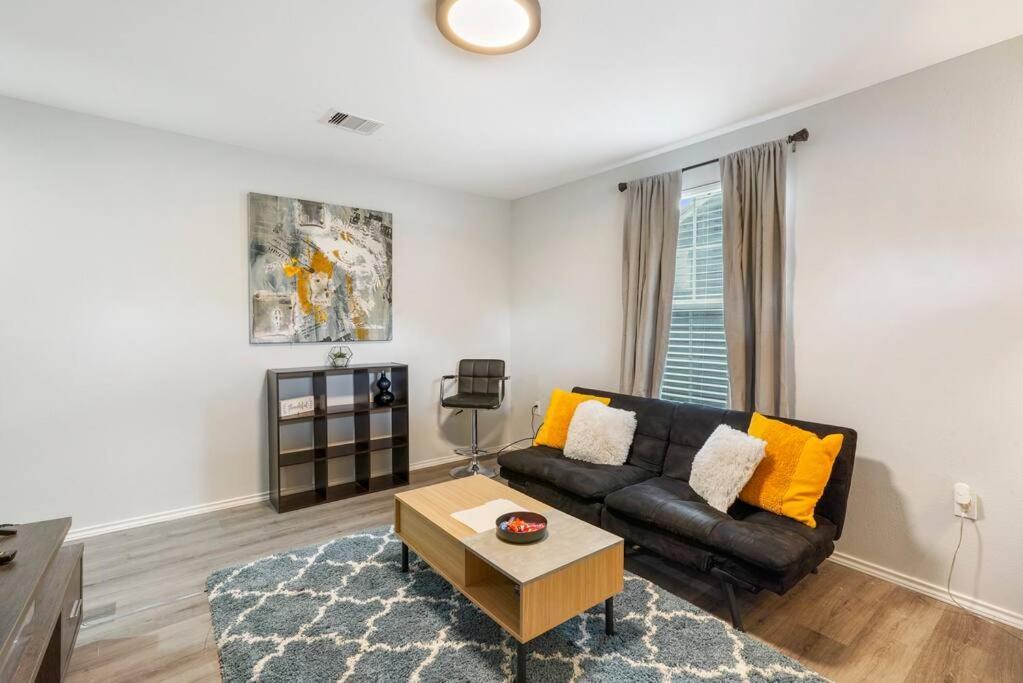 Cozy Two Bedroom Home Minutes From Downtown! Houston Exterior foto